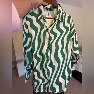 Green and White Wave Pattern Women's Top
